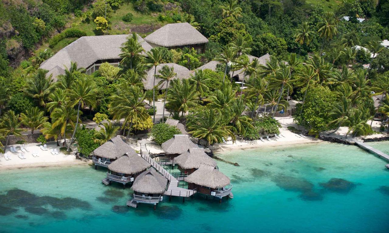 Most romantic overwater bungalow resorts in the south pacific