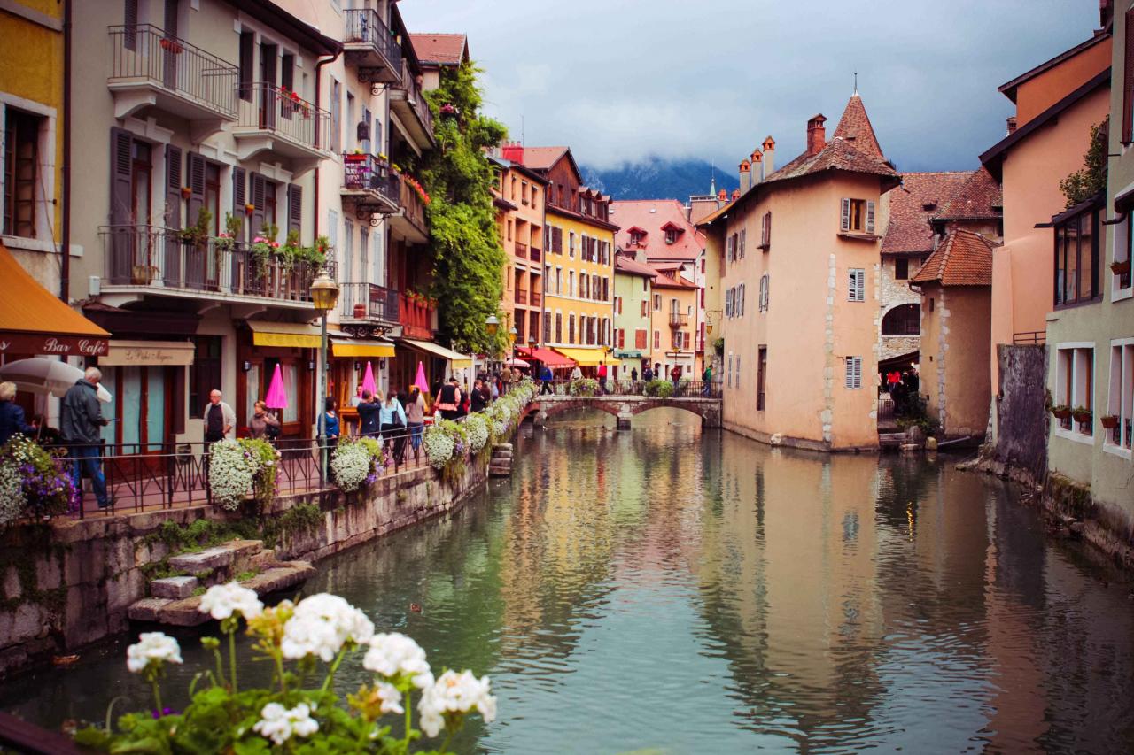 Day trips to picturesque historic european towns